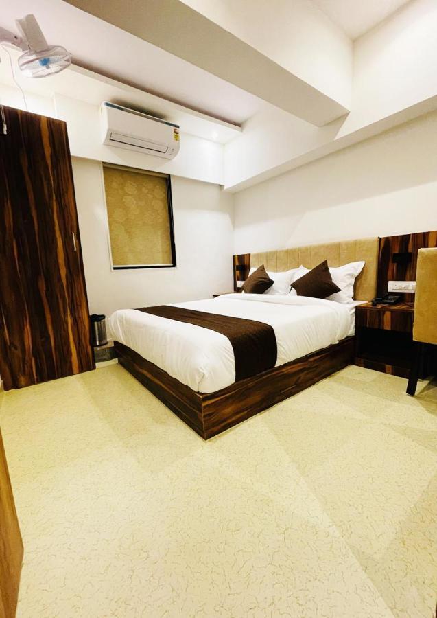 Hotel Hilton Suites Bombay Exterior foto