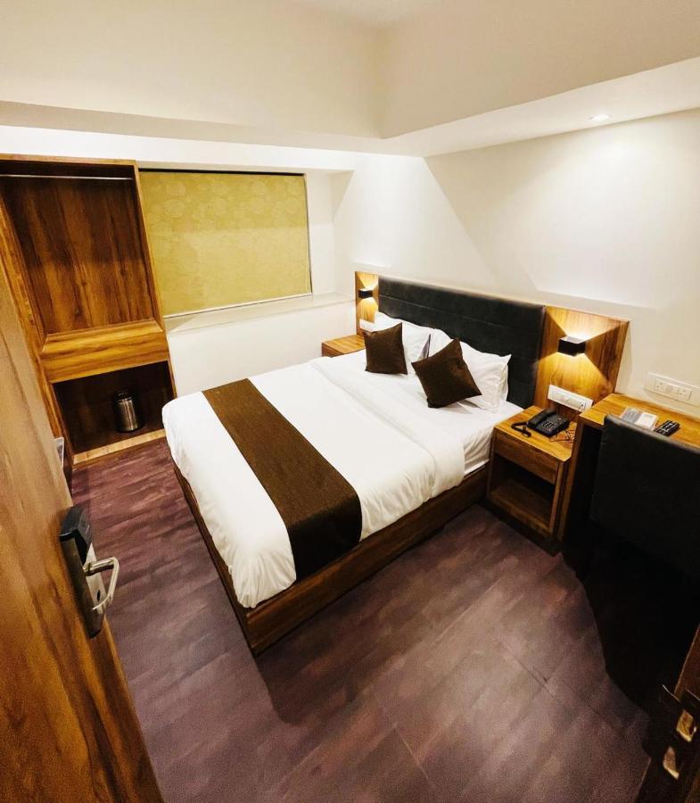 Hotel Hilton Suites Bombay Exterior foto