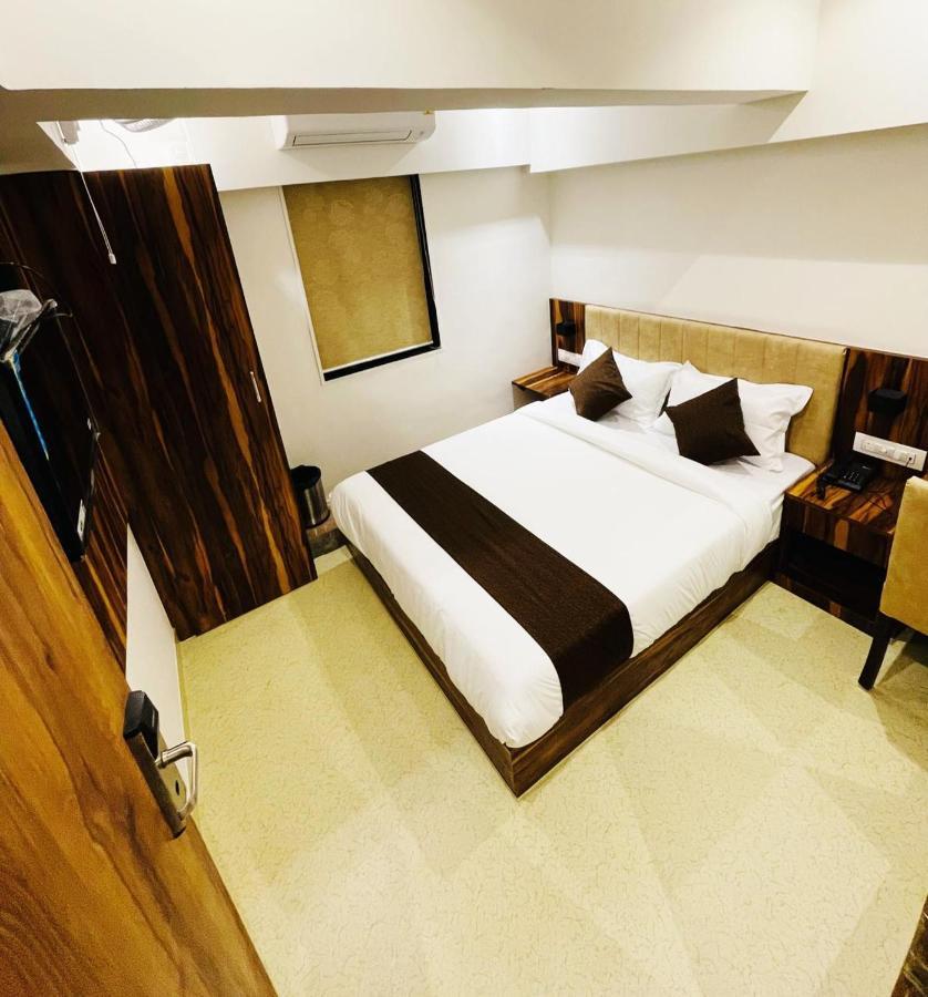 Hotel Hilton Suites Bombay Exterior foto